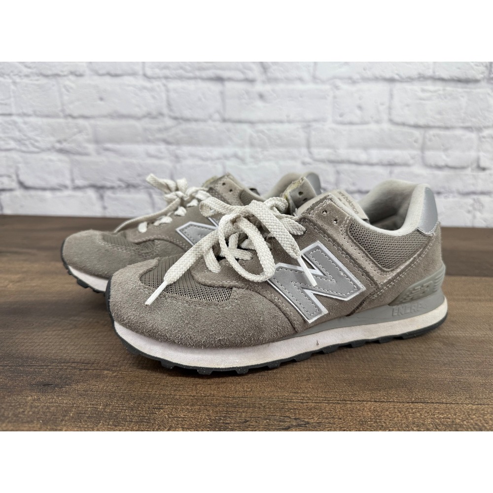 New Balance 574 Classic Grey Suede Mesh Sneakers Women's Size 7.5 Casual Classic